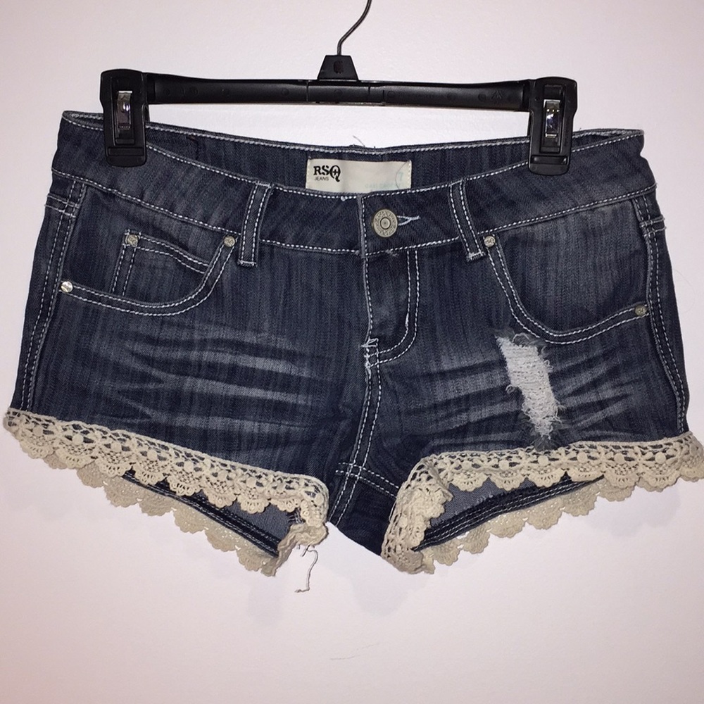 Jean shorts with lace